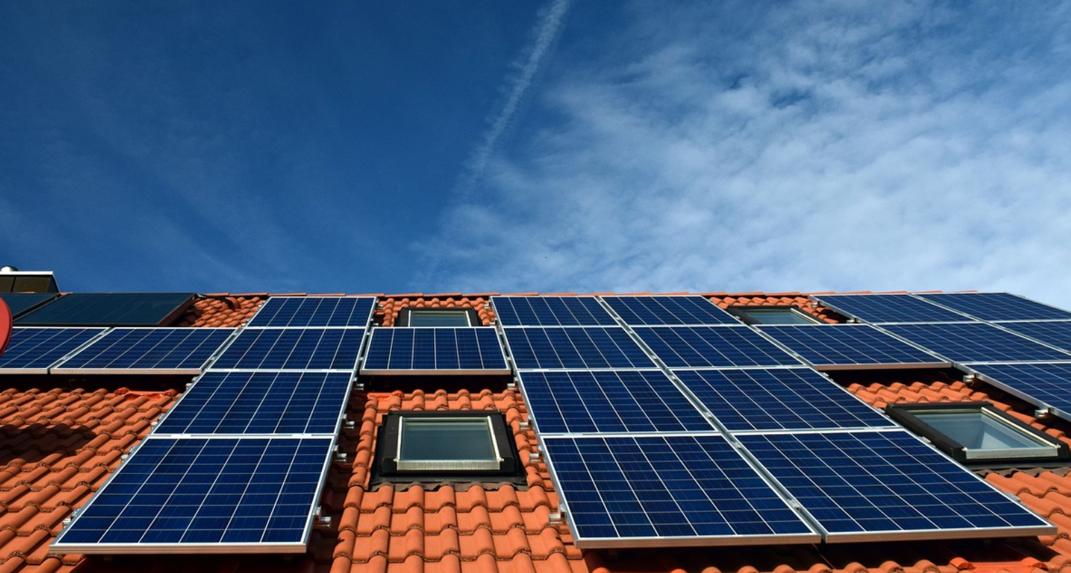 Do solar panels need direct sunlight?